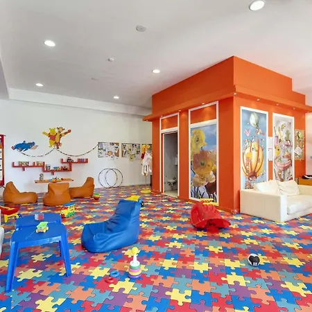 Royal Barcelo G404 Sunny Slantchev Briag