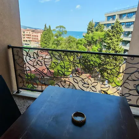 Royal Barcelo G404 Sunny * Slantchev Briag