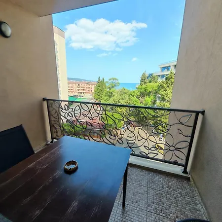 Royal Barcelo G404 Sunny Slantchev Briag